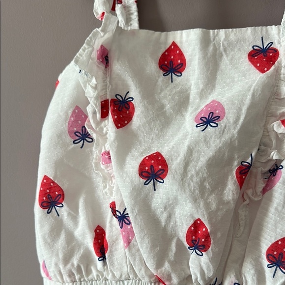 Cat & Jack Strawberry Print Kids Top - XS 4/5 - Picture 3 of 3